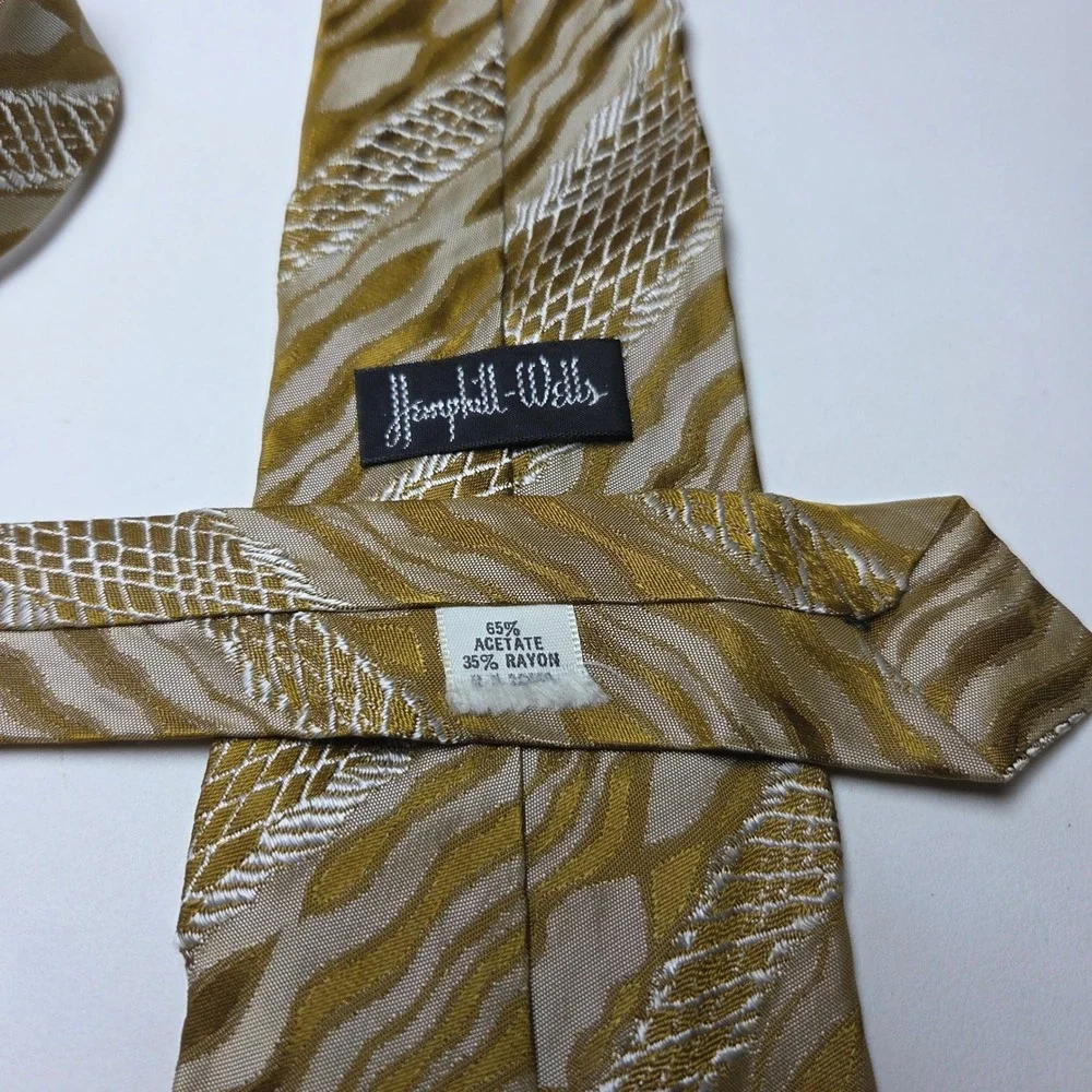 Hemphill-Wells Mens‎ Gold Abstract Geometric Metallic Woven Necktie 3.5 Inch